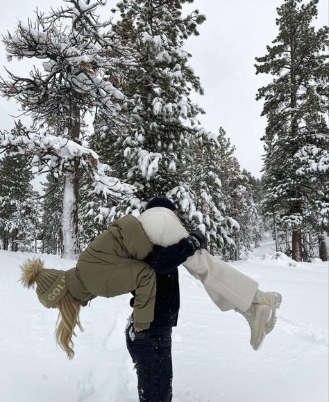 Ronan Markov, Mila Mikhailov, The Darkest Temptation, Darkest Temptation, Winter Couple Pictures, Mode Au Ski, Danielle Lori, Winter Proposal, Christmas Couple Photos