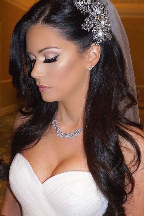 Bridal Hair Side Swept, Bridal Hair Half Up, Bridal Hair Down, Side Swept Hairstyles, Veil Hairstyles, Side Swept, Wedding Hair Down, Hair Down, Half Up Hair