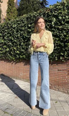 Yellow Clogs Outfit, Ingenue Work Outfits, Sophisticated Outfits, Quick Outfits, Easter Outfit, Spring Summer Outfits, Outfits Casuales, Keds, Boho Outfits