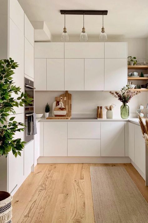 White Kitchen Makeover, Scandi Kitchen, Handleless Kitchen, Kabinet Dapur, White Modern Kitchen, Kitchen Room Design, Kitchen Inspiration Design, Kitchen Furniture Design, Minimalist Kitchen