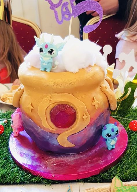 Magic Mixie Birthday Party cake My own design- cauldron cake #cauldroncake #birthdayparty #birthdaycake #magicmixie #gurlsbirthdayparty # Magic Mixies Birthday Cake, Magic Mixies Cake, Magic Mixies Party, Magic Mixies Birthday Party, Magic Mixie Birthday Party, Magical Birthday Cake, Rosie Birthday, Potion Play, Diy Party Gifts