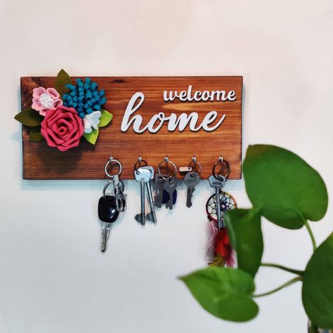 Key Holder Ideas Creative Handmade, Key Hanging Ideas, Diy Wooden Key Holder Ideas, Key Hanger Diy, Key Holder Ideas Creative, Diy Key Hanger, Key Hanger Ideas, Lamasa Art, Key Holder Ideas