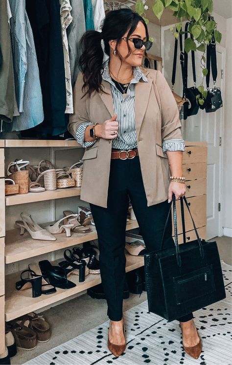 Relaxed Button-Down Boyfriend Shirt curated on LTK Taryn Truly Outfits, Curvy Business Casual Outfits, Professional Outfits Women Plus Size, Office Outfits Women Plus Size, Curvy Work Outfit, Plus Size Business Attire, Conference Outfit, Smart Casual Work Outfit, Casual Outfits Plus Size