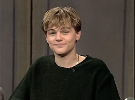 Men’s Scissor Cut Short, Guys Straight Hairstyles, Tousled Fringe Men, Leonardo Dicaprio Short Hair, 2000s Mens Hairstyles, Leonardo Dicaprio 90s Hair, Leo Dicaprio Haircut, Men Hair Fringe, 2000s Men Hairstyle