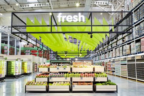 » Makro Riversands store by TDC&Co, Johannesburg – South Africa Supermarket Design Interior, Supermarket Display, Grocery Store Design, Food Retail, Supermarket Design, Fruit Shop, Industrial Interior Design, Home Luxury, Interior Design Concepts