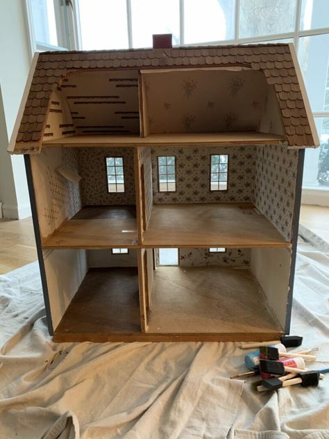 Dollhouse Makeover | Holiday Gift Idea - Building Bluebird Doll House Makeover, Dollhouse Makeover, Easy Diy Home Projects, House Makeover, Home Staging Tips, Diy Projects For Beginners, Diy Jar Crafts, This Old House, Diy Presents