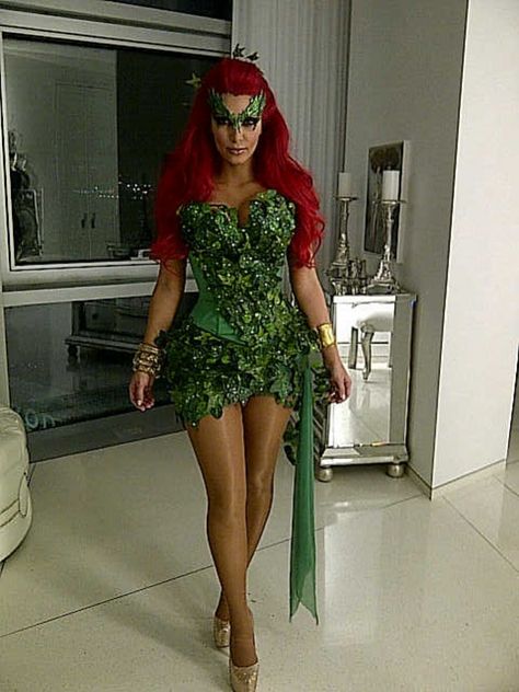 Poison ivy costume Poison Ivy Halloween Costume, Ivy Costume, Best Celebrity Halloween Costumes, Poison Ivy Costumes, Holloween Costume, Hallowen Costume, Celebrity Halloween Costumes, Theme Halloween, Couple Halloween