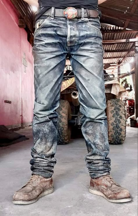 Beckham Style Outfits, David Beckham Style Outfits, Salvage Denim, David Beckham Style, Beckham Style, Men In Jeans, Torn Jeans, Vintage Denim Jeans, Cowboy Outfits