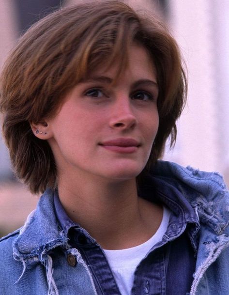 ليلي كولينز, Shot Hair, Really Short Hair, Hair Inspiration Short, Shot Hair Styles, Short Hair Haircuts, Julia Roberts, Cut My Hair, Short Bob Hairstyles