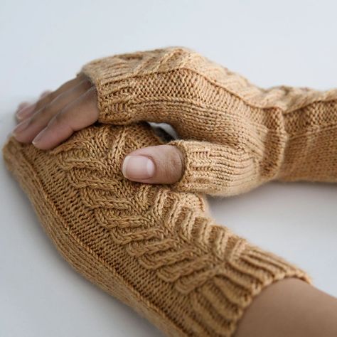 Comfy Fingerless Gloves Knitting Pattern - Leelee Knits Fingerless Mittens Knitted Free Pattern, Diy Crochet Gloves, Fingerless Gloves Knitting Pattern, Gloves Knitting Pattern, Fingerless Mittens Pattern, Gloves Knitting, Crochet Baby Mittens, Knitting Gloves Pattern, Fingerless Gloves Knitted Pattern