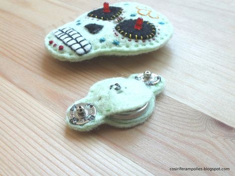 Felt Skull, Halloween Candy Crafts, Soft Circuits, Skull Brooch, Conductive Thread, Smart Textiles, E Textiles, Candy Crafts, Battery Holder