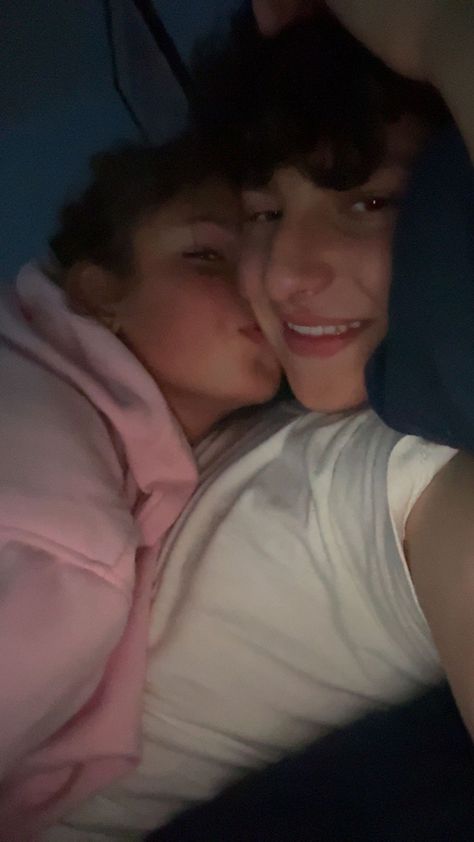 #boyfriend #girlfriend #relationshipinspo #cutecouple #kiss Boyfriend Kisses Girlfriend Neck, Girlfriend And Boyfriend Goals Kiss, Boyfriend Kisses Girlfriend, Boyfriend And Girlfriend Kissing, Boyfriend Kissing, Relationship Pics, Couple Goals Teenagers, Perfect Boyfriend, Couples Goals