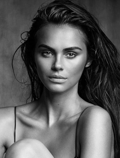 Xenia Deli: a beautiful Moldavian actress, and model! Who had appeared in the music for Justin Bieber's What Do You Mean who married a 62, year old businessman and Later had a kid with him! Monika Clarke, Xenia Deli, What Do You Mean, Top Models, Green Hair, Model Agency, Skin Makeup, Portrait Photography, Berlin