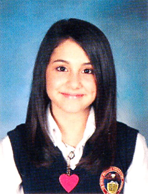 Arianna Grande as a high school student. Ariana Grande Baby, Ariana Rares, Ariana Grande Cat, Ariana Grande Images, Celebrity Yearbook, Ariana Grande Cute, Ariana Grande Style, Young Celebrities, Ariana Grande Wallpaper