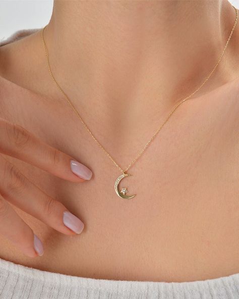 Material: Gold Carat: 14K (585) Solid Gold   14 K Solid Gold Moon Star Necklace, Gold Moon & Star Charm Necklace, Dainty Moon Necklace, Minimalist Celestial Jewelry, Valentines Day Gift  Necklace Details 14K Solid Gold Plated is not gold it is real solid gold Gold Color Options; Yellow Gold, White gold, Rose Gold, ▶ This product is elegant and stylish. To make you and your loved ones happy meticulously produced. Crafted with love and experience. ★ ★ ★ Each order will be packaged with care and at Dainty Moon Necklace, Moon Star Necklace, Jewelry Valentines Day, Jewelry Necklace Simple, Locket Design, Star And Moon Necklace, Gold Moon Necklace, Modern Gold Jewelry, Pretty Jewelry Necklaces