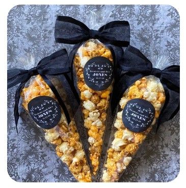 Cute Popcorn Packaging, Popcorn Gift Bags Party Favors, Popcorn Dessert Table, Gourmet Popcorn Packaging, Gourmet Food Packaging, Popcorn Packaging Ideas, Popcorn Party Favors, Popcorn Cones, Birthday Popcorn