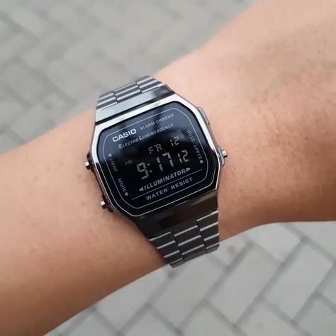 Best Unique Vintage Watches under $50 Casio W Vintage Cartier Watch, Casio Vintage Watch, Casio Watches, Casio Vintage, Stylish Watches Men, Casio Classic, Trendy Watches, Vintage Watches Women, Premium Watches