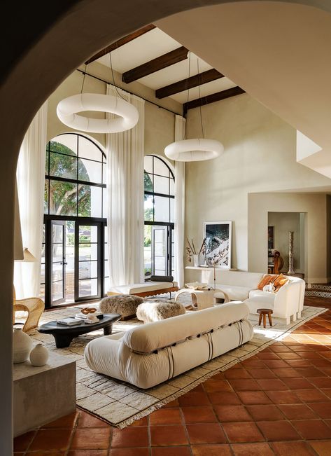 Nacho Figueras, Sarah Sherman Samuel, Casas Coloniales, Design Del Prodotto, Mediterranean Style, Step Inside, Architectural Digest, Visual Comfort, Decoration Design