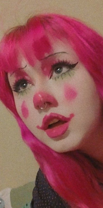 Pink clown core makeup 70s Clown Makeup, Pink And Green Clown Makeup, Clowncore Makeup Looks, Pink Clown Makeup Halloween, Clown Makeup Happy, Doll Core Makeup, Soft Clown Core Makeup, Egirl Clown Makeup, Love Clown Makeup