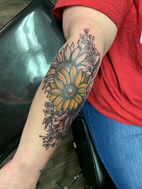 Lilac Tattoo, Clock Tattoo, Elephant Tattoos, Sunflower Tattoo, Piercing Ideas, An Elephant, Ink Art, Pretty Things, Flower Tattoo