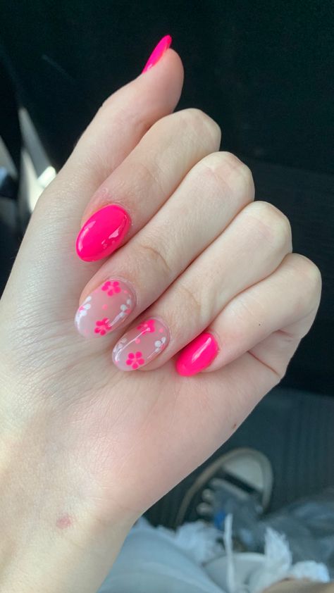 Dip Nails Ideas With Design, Simple Nail Designs Hot Pink, Simple Hot Pink Nails Short, Simple But Cute Short Nails, Bright Pink Nail Designs Short, Short Summer Acrylic Nails Almond Pink, Easy Pink Nail Designs Simple, Hot Pink Gel X Nails, Nail Ideas Acrylic Preppy