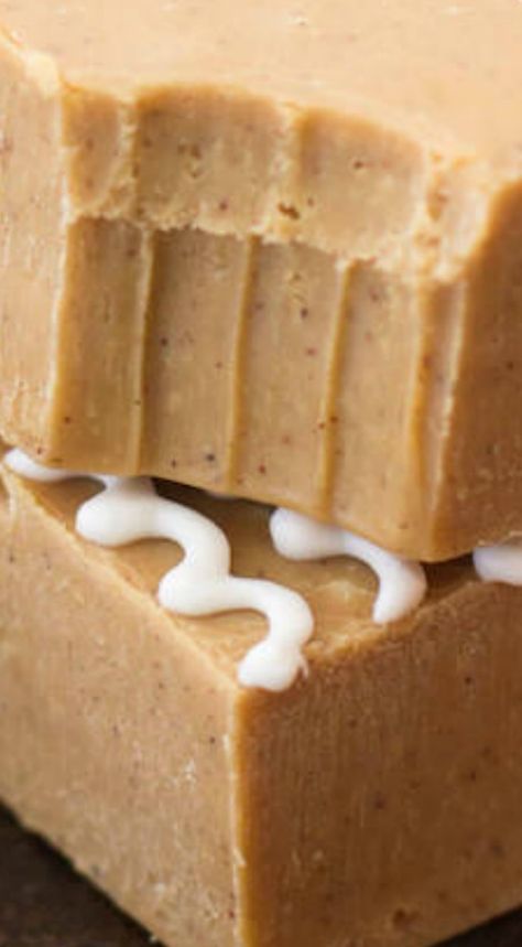 Gingerbread Fudge, Easy Gingerbread, Homemade Fudge Recipes, Christmas Fudge, Spend With Pennies, Homemade Fudge, Fudge Recipe, Homemade Candies, Fudge Recipes