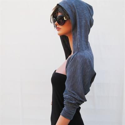 very cool! Hoodie Shrug, T Shirt Reconstruction, Grey Dresses Casual, Grey Shrug, Shrugs And Boleros, Hoodie Design, Hoodie Dress, Diy Fashion, Look Fashion