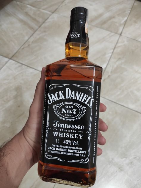 Whisky Jack Daniels Whisky Aesthetic, Alcohol Snapchat, Alcohol Snapchat Party, Snapchat Party, Dollars Money Wallpaper, Dollars Money, Money Wallpaper, Jack Daniels Distillery, Whisky Bottle