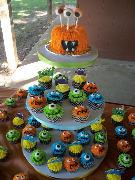 Monster themed 1st birthday https://www.facebook.com/confectionsofamadhousewife Monster Birthday Party Food Ideas, Monster Cakes, Monster First Birthday, Little Monster Birthday, Monster 1st Birthdays, Monster Birthday Parties, Monster Theme, Monster Birthday, Baby Boy Birthday