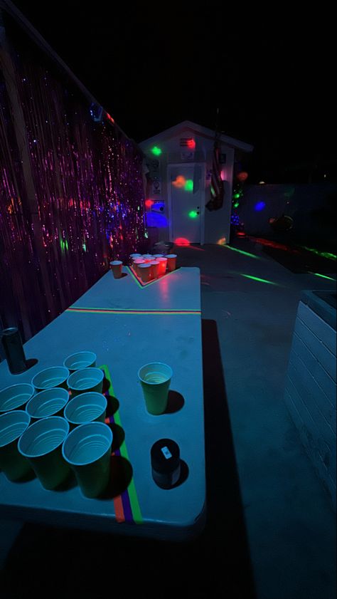 Nightclub Themed Party, Chill Bday Ideas, Diy Nightclub Party, Party Place Aesthetic, Neon After Party, 18th Birthday Party Ideas At Home Outside, Pool Party 21st Birthday, Night Club Themed Party, Project X Party Ideas