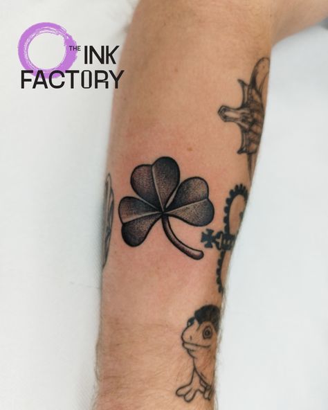 A lil shamrock done by @mluis_ink . Be sure to drop us a DM or email and get booked in today! #TheInkFactory #DublinTattoo #Ireland #Shamrock #Irish #ShamrockTattoo #Blackwork #BlackandGrey #BlackandGreyTattoo #Inked #Tattoo Black Shamrock Tattoo, American Traditional Shamrock Tattoo, Shamrock Tattoo Mens, Irish Stamp Tattoo, Irish Tattoos For Women, Irish Shamrock Tattoo, Sister Tats, Traditional Tattoo Black And White, Shamrock Tattoo