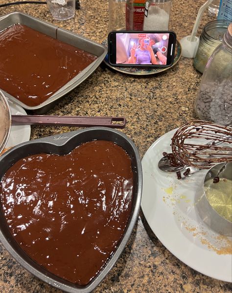 Heart Shaped Brownie Cake, Cheap Date Ideas Aesthetic, Baking Dates Couple, Cheap Date Aesthetic, Couple Baking Ideas, Cute At Home Dates, Cute Date Ideas Winter, Date Setup At Home, Valentine’s Date Ideas