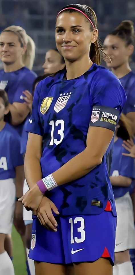 Alex Morgan Photoshoot, Alex Morgan Wallpaper, Hd Football Wallpaper, Alex Morgan Hot, Soccer Women, Carli Lloyd, Funny Soccer, Alex Morgan Soccer, Female Soccer Players