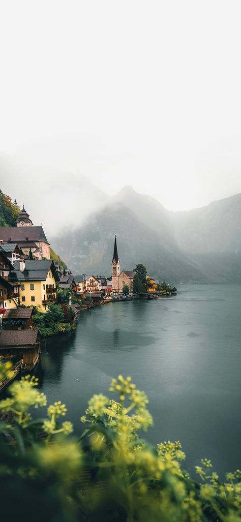 iPhone Wallpapers Models Without Makeup, Photos Of Models, Hallstatt Austria, Nature Iphone Wallpaper, Landscape Pictures, Simple Wallpapers, Homescreen Wallpaper, Beautiful Scenery Nature, Without Makeup