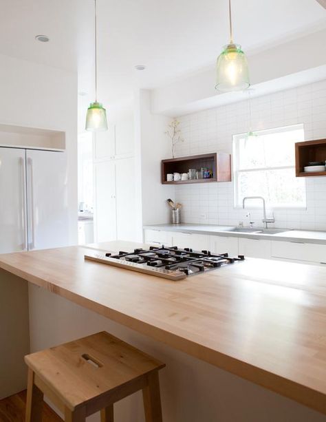 10 Favorites: White Kitchens from Remodelista Directory Members - Remodelista Medium Wood Kitchen Cabinets, Kitchen Island Makeover, White Wood Kitchens, Kitchen Island Cabinets, Wood Kitchen Island, Kitchen Island Decor, Kitchen Island With Seating, New Kitchen Cabinets, Wood Kitchen Cabinets