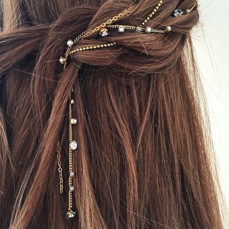 Braid Game, Lelet Ny, Wearing Jewelry, Hair Chains, Hair Jewels, Peinados Fáciles Para Cabello Corto, Glam Hair, Festival Hair, Hair Rings