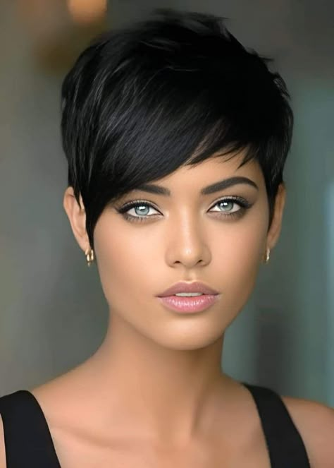 Kris Kardashian Haircut, Longer Pixie Haircut, Short Hair Pixie Cuts, Short Sassy Hair, Super Short Hair, Edgy Short Hair, Sassy Hair, Short Pixie Haircuts, Cute Hairstyles For Short Hair