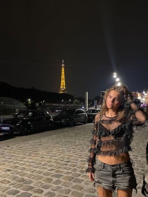 Night Out In Paris, Serena Vanderwoodsen, Girl Self Care, New York Lifestyle, Parisian Night, Black Ruffle Top, Parisienne Chic, Serena Van Der Woodsen, Malibu Barbie