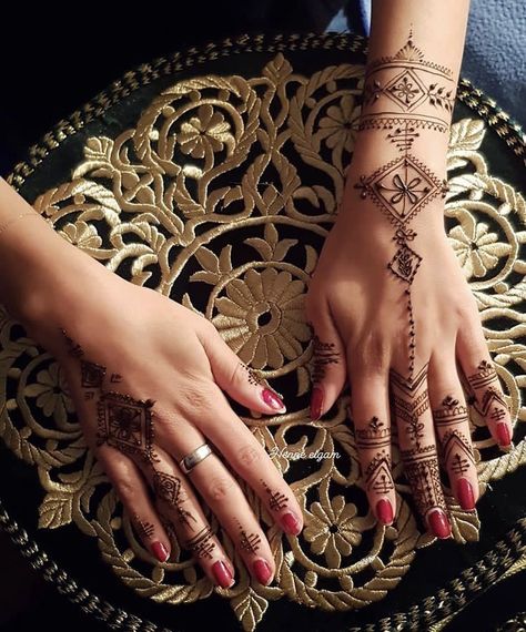 Algerian Henna, Traditional Henna, Hand Henna, Hand Tattoos, Henna, Tattoos, Quick Saves