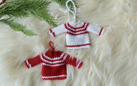 Merry Christmas My Friend, Crochet Ornament Patterns, Crocheted Christmas, Crochet Jumper, Jumper Patterns, Caron Simply Soft, Crochet Gratis, Crochet Ornaments, Crochet Snowflakes