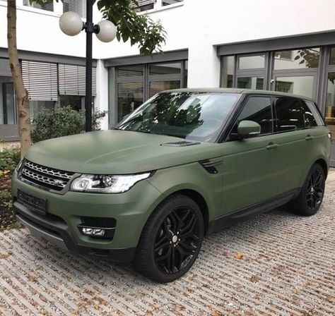 pinterest: chandlerjocleve instagram: chandlercleveland Green Range Rover, Bentley Auto, Matte Cars, Mercedes Auto, Lux Cars, Car Goals, Jaguar Land Rover, Bentley Continental Gt, Foose