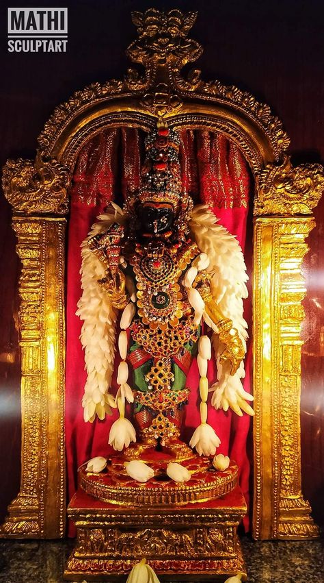 It's a miniature replica to madurai meenakshi amman Madhurai Meenakshi Amman Images, Madurai Meenakshi Amman, Amman Images, Meenakshi Amman, Kali Mata, Aadi Shakti, Indian Bride Outfits, Shiva Pics, Shiva Painting