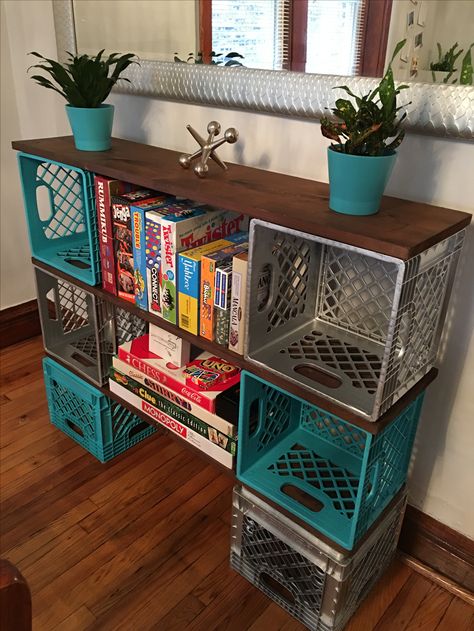 Milk crate Milk Crates Diy, Milk Crate Furniture, Plastic Milk Crates, Reka Bentuk Dalaman, Koti Diy, Diy Muebles Ideas, Diy Rangement, Crate Diy, Plastic Crates