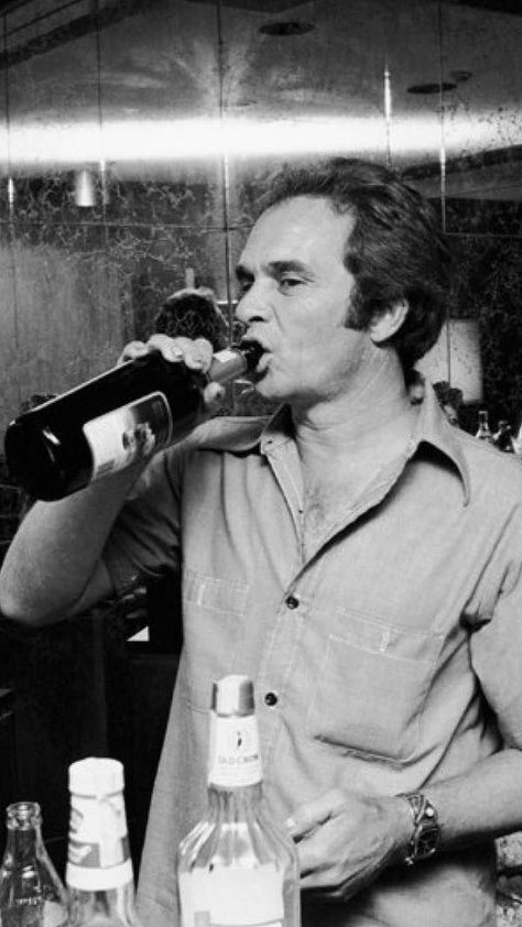 Did you know…the legendary Merle Haggard once held the Guinness World Record for buying the largest round of drinks ever purchased by one person? Drinking Songs, Guy Clark, Fork Lift, Friends In Low Places, Billy Gibbons, Midnight Rider, Acoustic Guitar Music, Outlaw Country, Merle Haggard