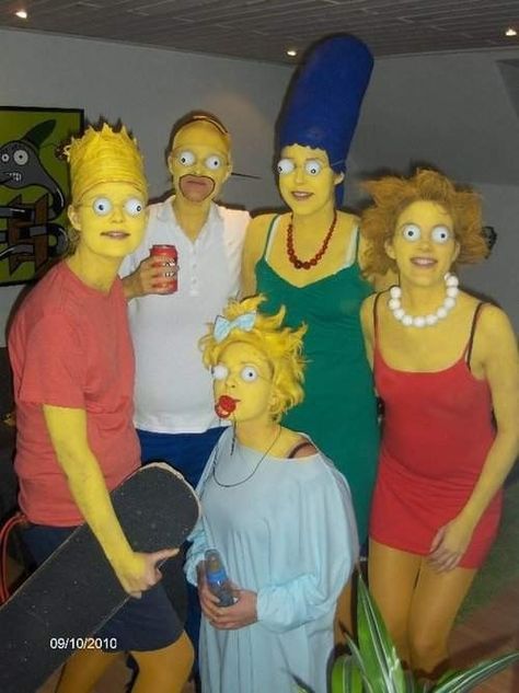 Cosplay Fail, Funny Group Costumes, Simpsons Costumes, Halloween Christian, Trio Costumes, Halloween Parejas, Costume Carnaval, Matching Halloween Costumes, Awkward Photos