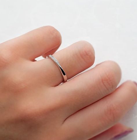 Minimalist Gold Rings Aesthetic, Gold Ring Minimalist, Silver Rings For Women Simple, Minimal Engagement Rings, Silver Rings For Women Unique, Cincin Simple, Simple Rings For Women, Simple Ring Design, Simplistic Jewelry