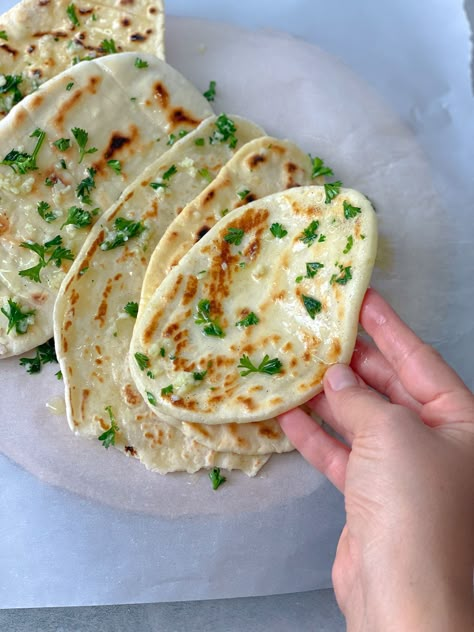 Gluten Free Yeast Free Naan Bread Gluten Free Naan Bread No Yeast, Gluten Free Yeast Free Pita Bread, Gluten Free Gyro Bread, Gluten Free Pita Bread Recipe Easy, Oat Flour Naan, Gf Pita Bread Recipe, Namaste Flour Recipes Gluten Free, Gluten Free Naan Bread Easy, Gf Naan Bread