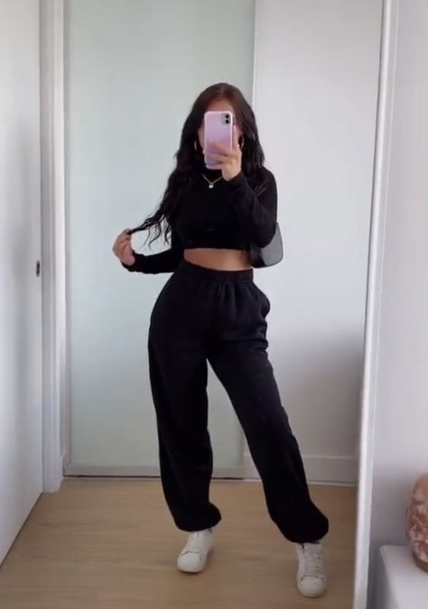 Black Sweatpants Outfit, Black Joggers Outfit, Comfy School Outfits, Jogger Outfit, Cute Sweatpants Outfit, Jogger Pants Outfit, Cute Lazy Outfits, Elegante Casual, Lazy Day Outfits