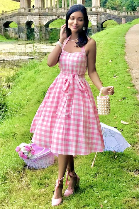 50s Pink Dress, Outfit 50s Mujer, 50s Style Outfits, 40s Outfits, Style Pleated Skirt, Vestido Pink, 50s Skirt, Rockabilly Looks, Pink Gingham Dress