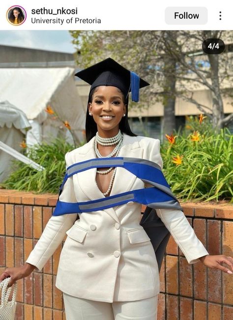 Black College Grad Aesthetic, Graduation Suit Outfit For Women, Blazer Outfits For Women Graduation, Graduation Dress Inspo 2023, Graduation Pictures Suit Women, Suits For Graduation Girl, Pant Suit Graduation Outfit, Graduation Suit Ideas For Women, Graduation Outfit Ideas Suit Women